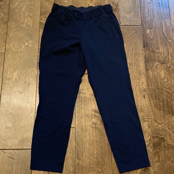Navy lululemon ankle length pant size 6. I took out the drawstring. - Picture 1 of 3
